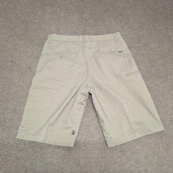 VOLCOM (32) Men's Tan Flat Front Chino Skateboarding Shorts - Picture 2 of 7